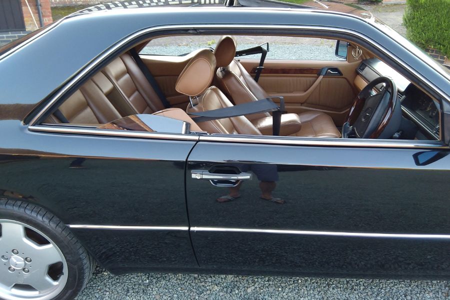 1994 Mercedes-Benz E-Class Image 9