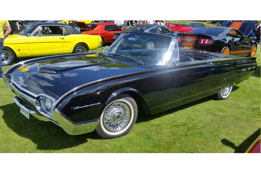 1962 Ford Thunderbird Image 4