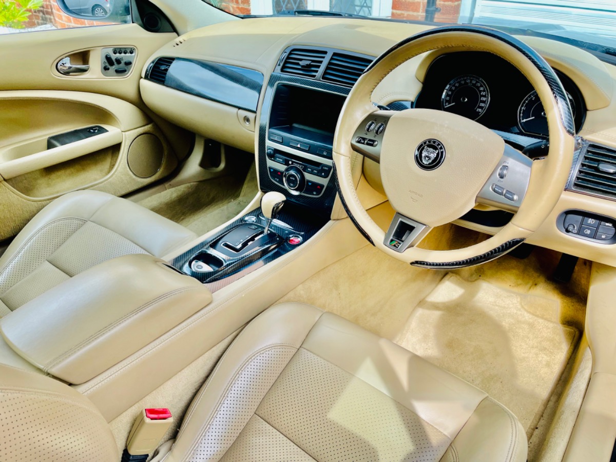 2007 Jaguar XKR Image 7