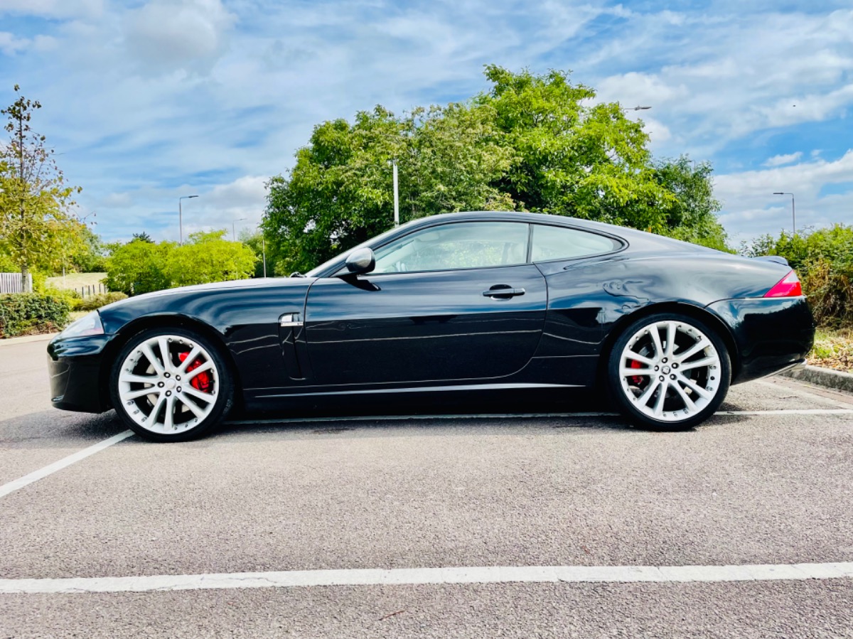 2007 Jaguar XKR Image 12