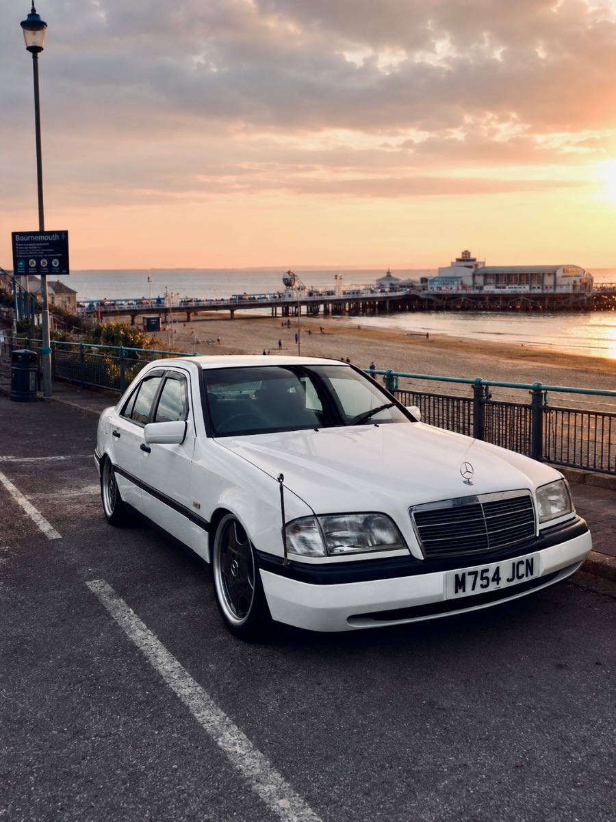 1995 Mercedes-Benz C-CLASS Image 1