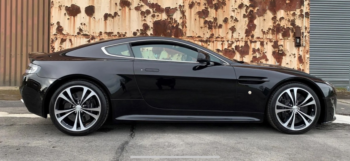 2012 Aston Martin V12 Vantage Image 3