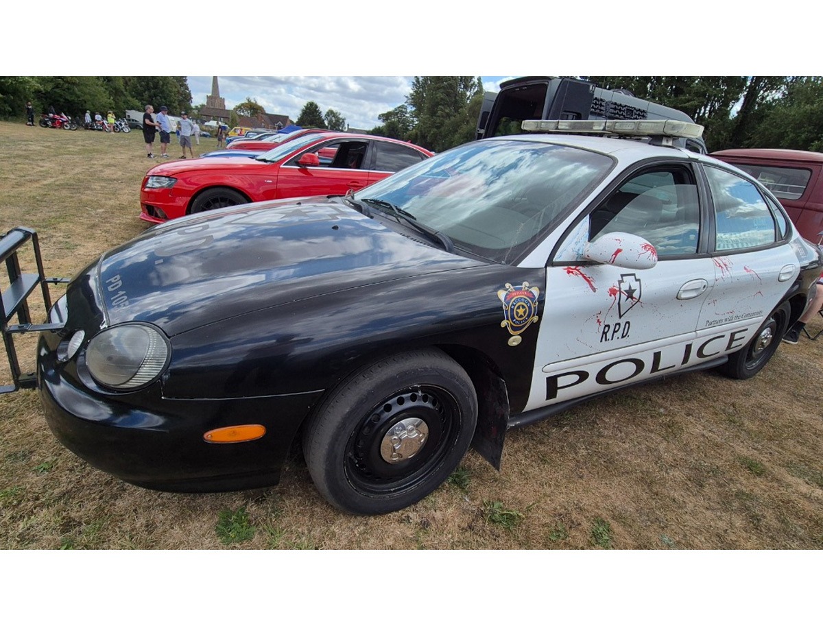 1999 Ford Taurus Image 2