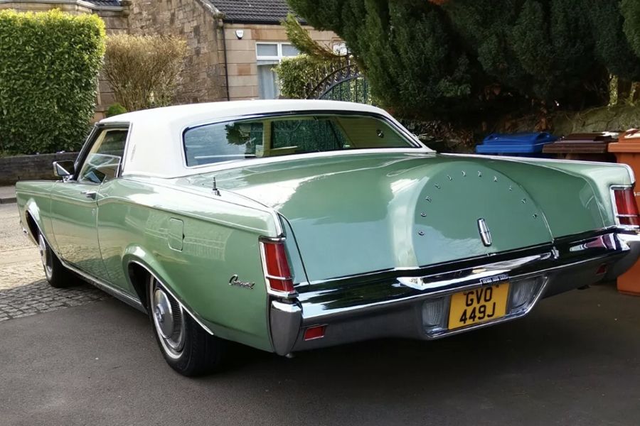 1971 Lincoln Continental Image 2