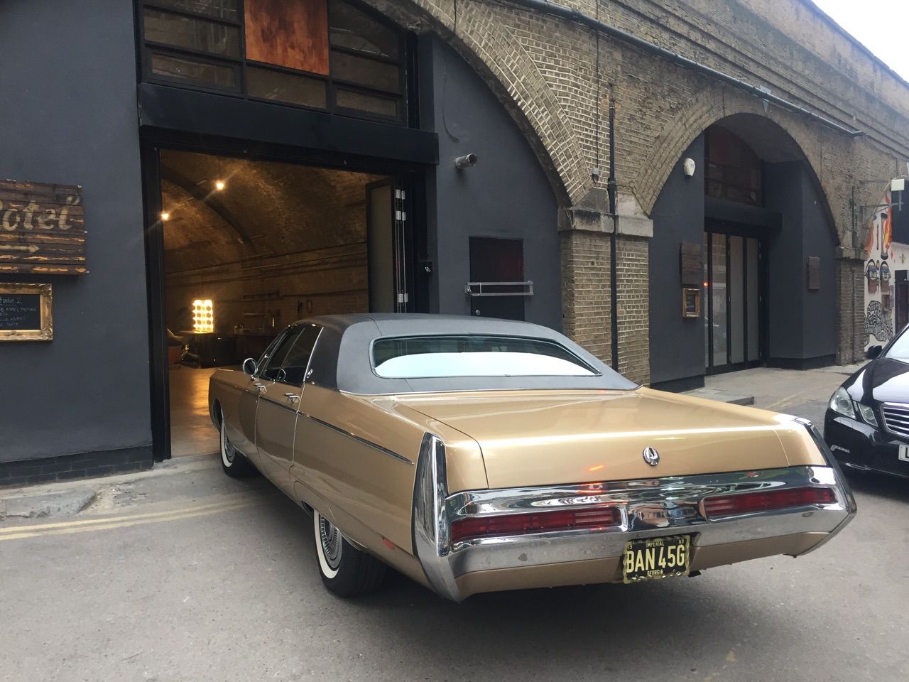 1969 Chrysler Lebaron Image 8