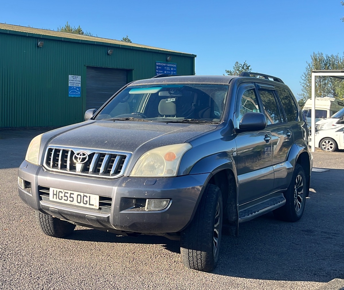 2005 Toyota Land Cruiser Image 1
