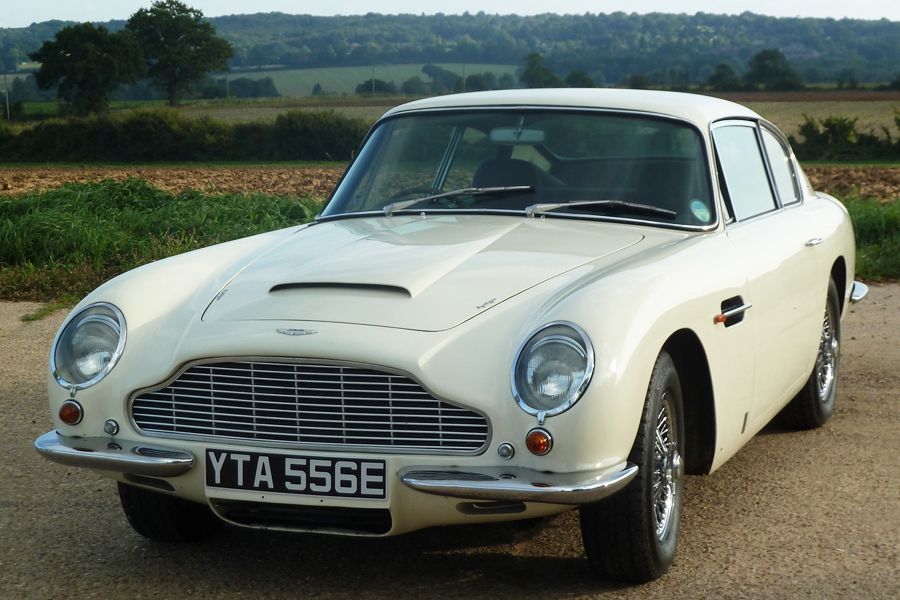 1966 Aston Martin DB6 Image 11