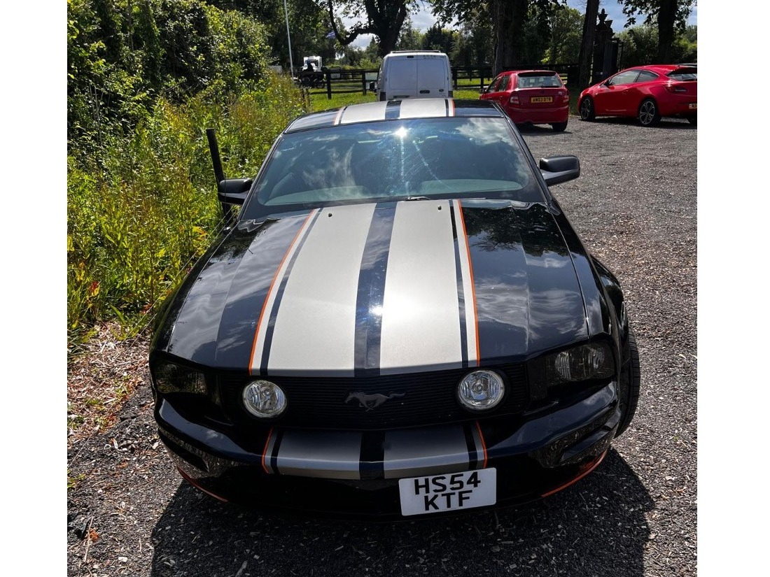 2005 Ford Mustang Image 2