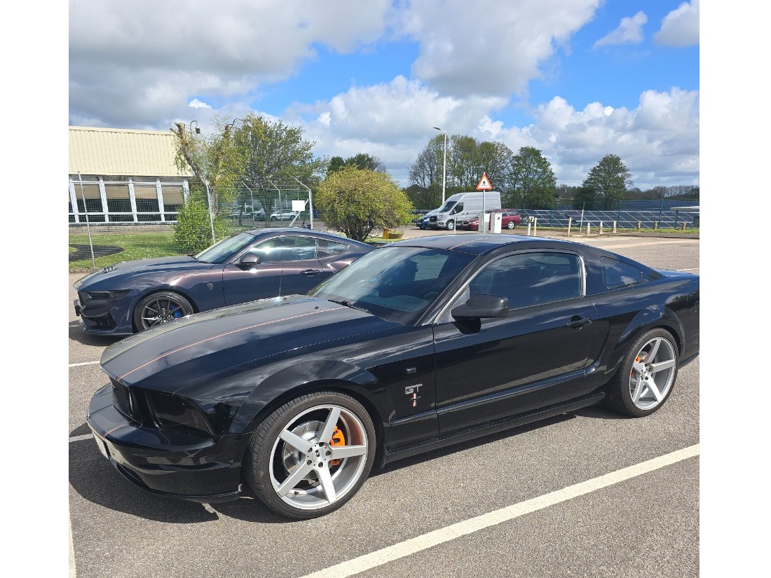 2005 Ford Mustang Image 3
