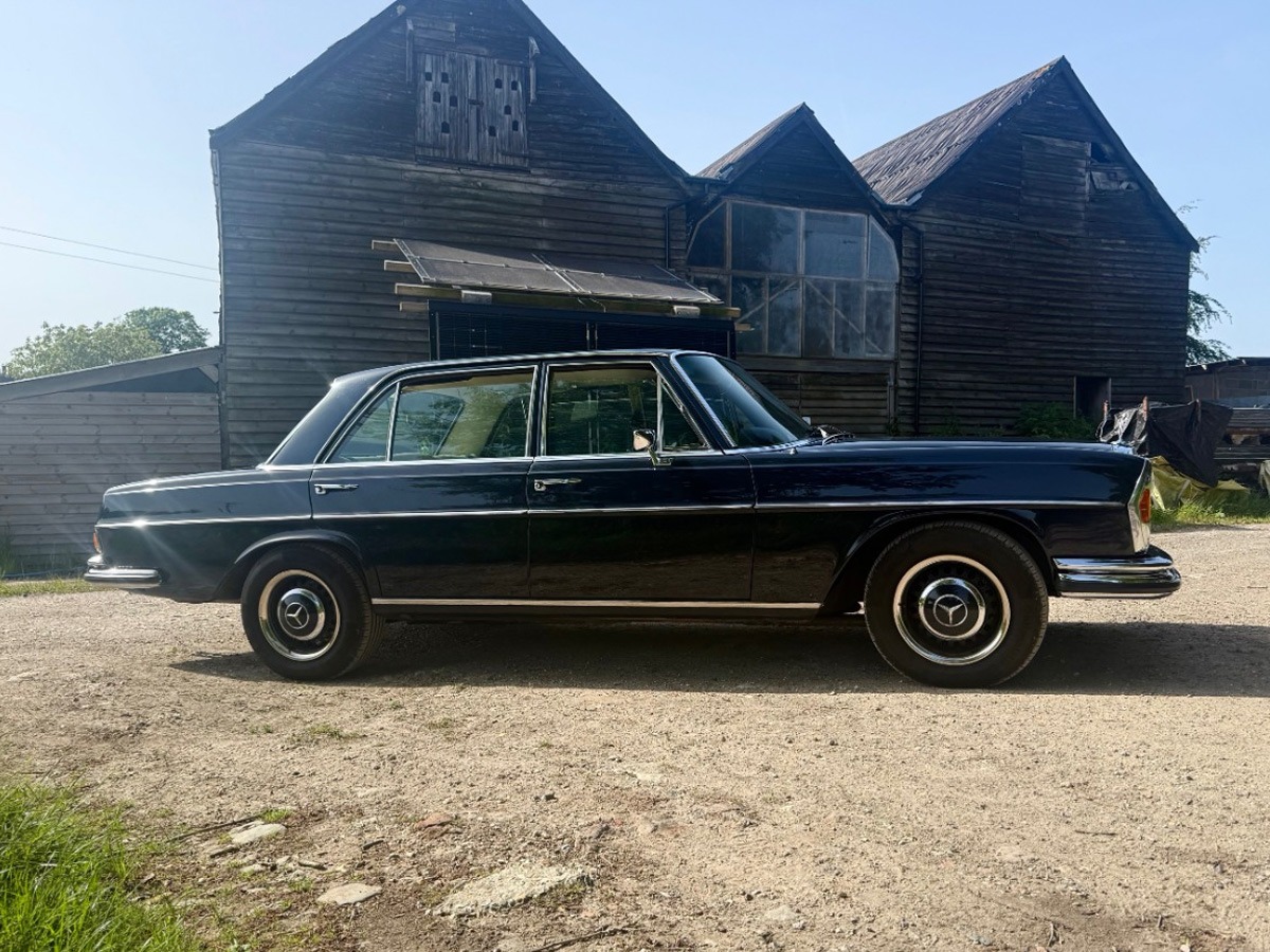 1968 Mercedes-Benz 280 Image 3