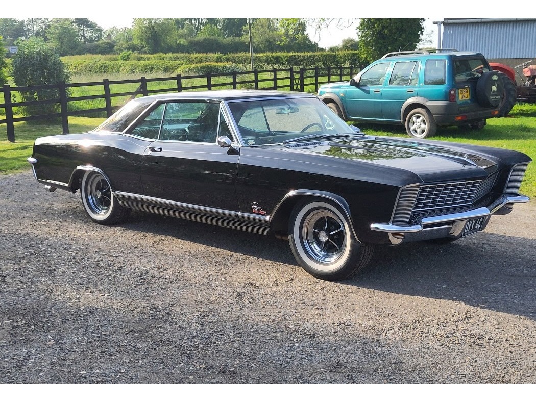 1965 Buick Riviera Image 2