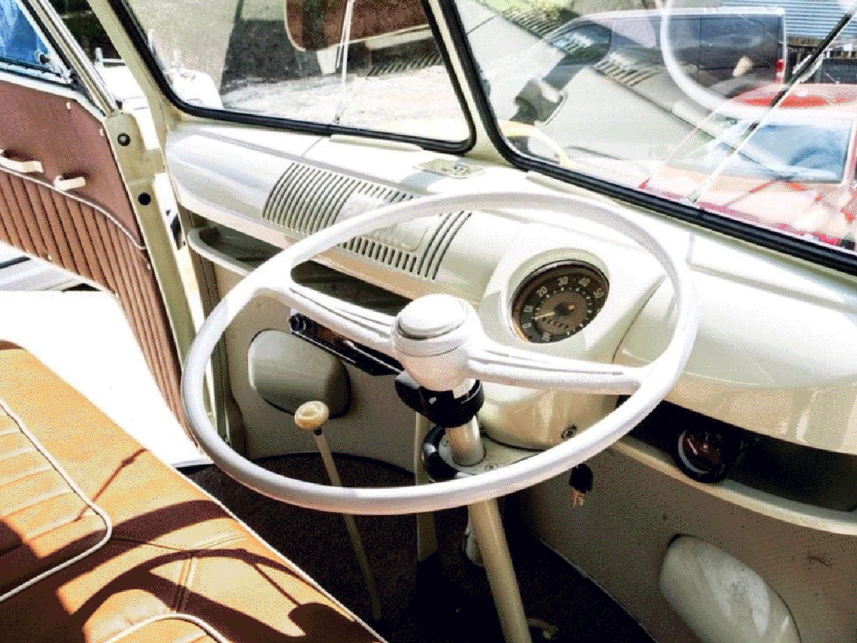 1961 Volkswagen T2 Camper Van / Bus Image 7