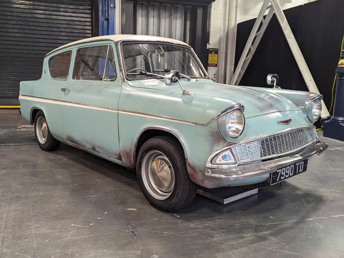 1965 Ford Anglia Image 4