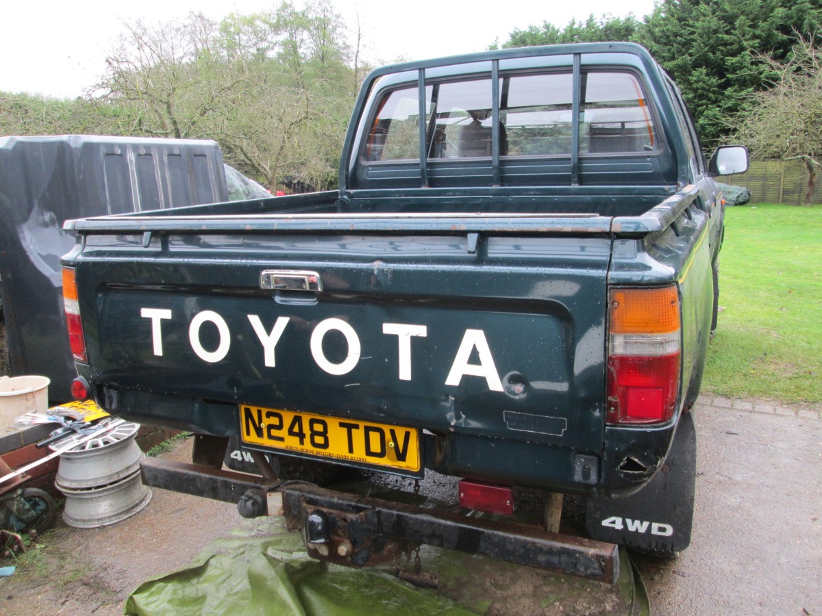 1995 Toyota Hilux Image 6