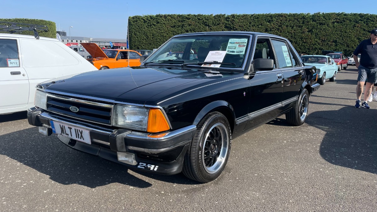 1982 Ford Granada Image 3
