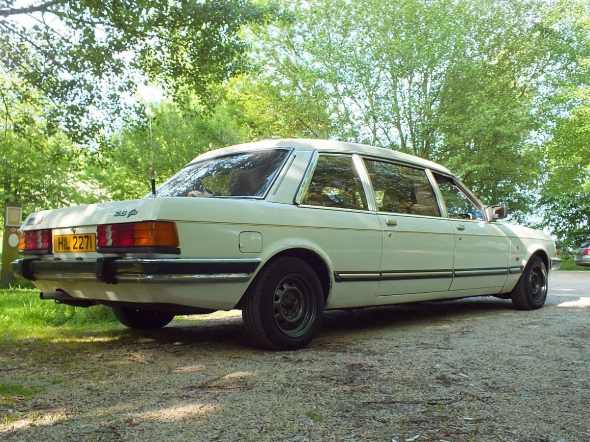 1982 Ford Granada Image 8