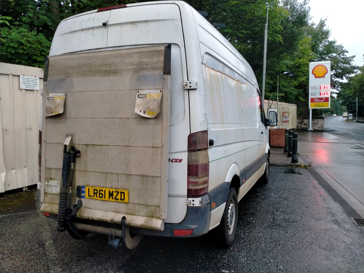 2011 Mercedes-Benz Sprinter Image 3