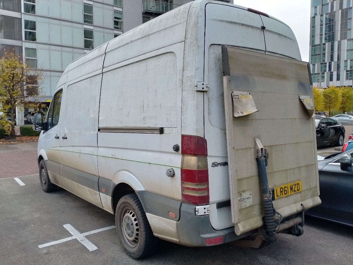 2011 Mercedes-Benz Sprinter Image 1