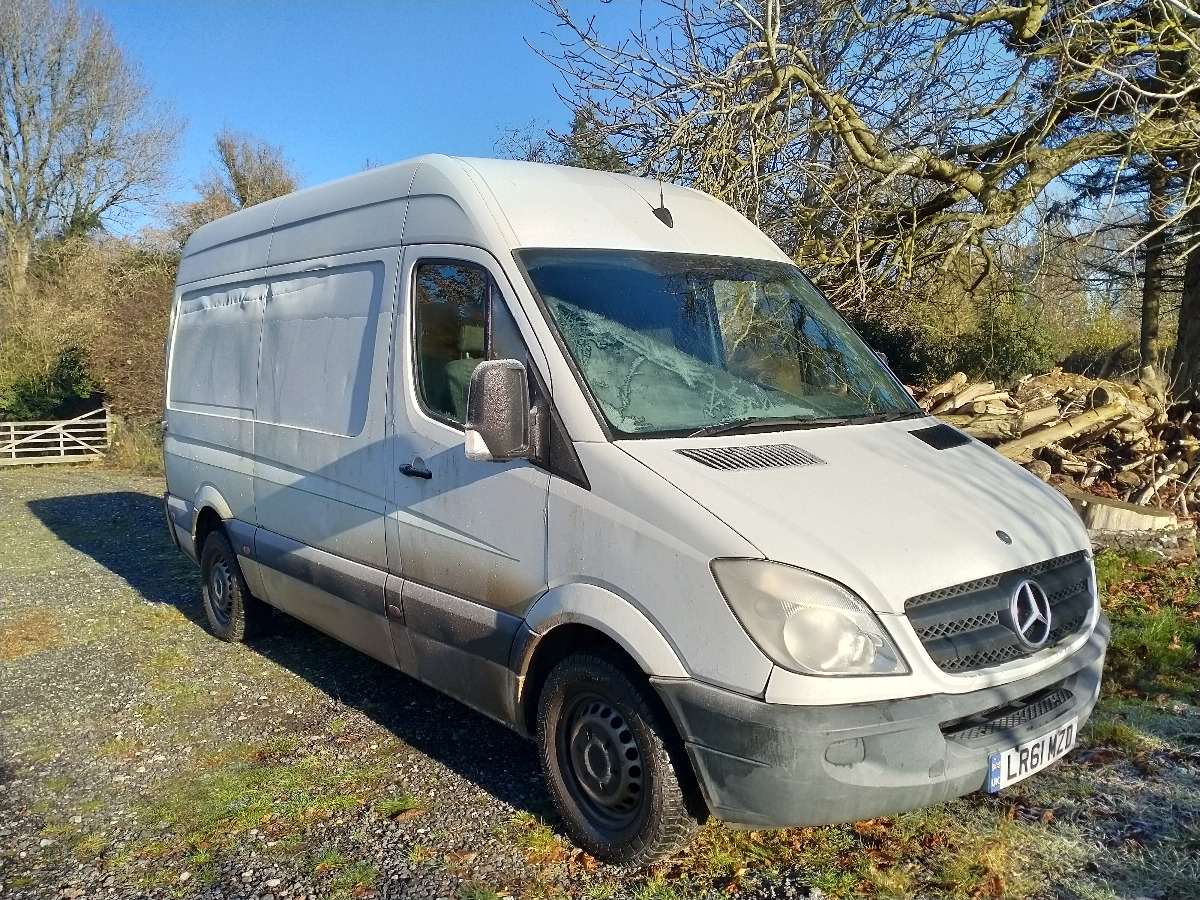 2011 Mercedes-Benz Sprinter Image 2