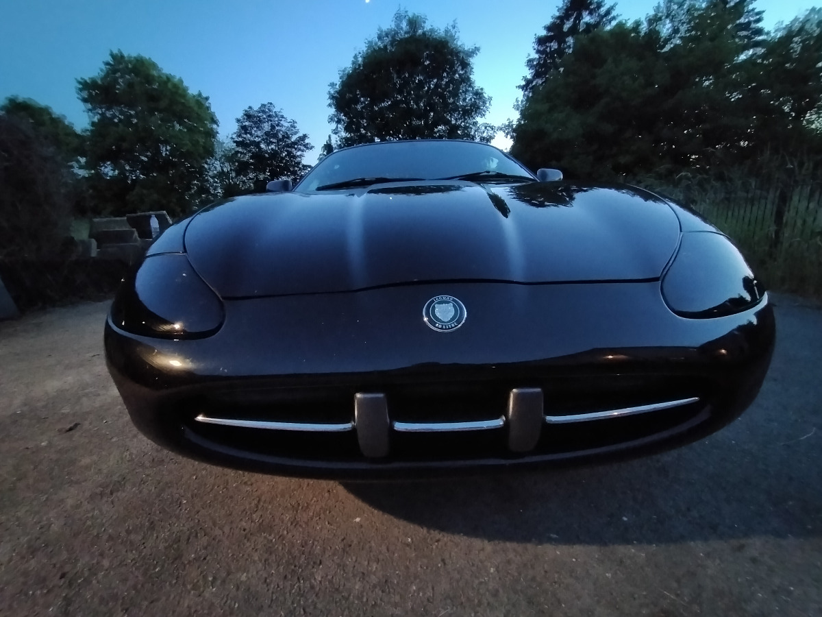 2000 Jaguar XK8 Image 4