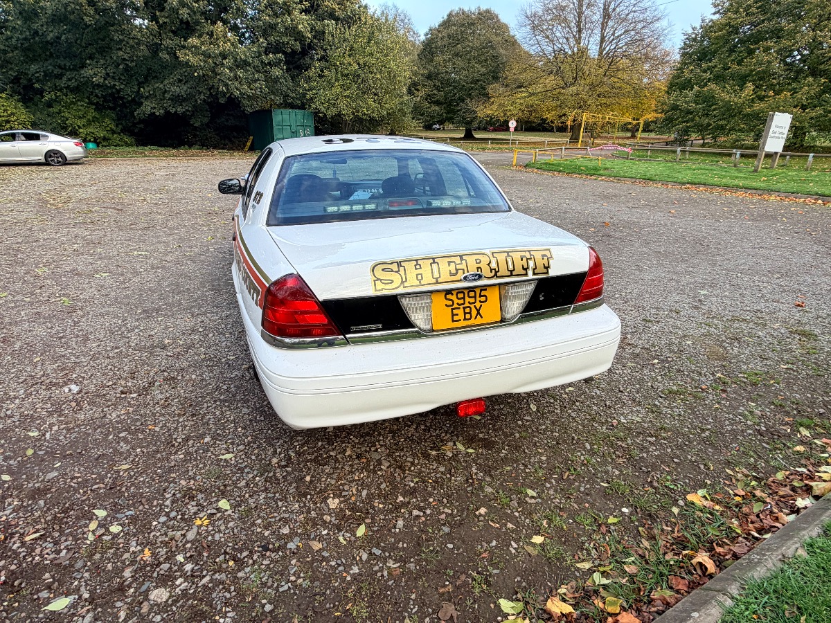 1999 Ford Crown Victoria Image 6