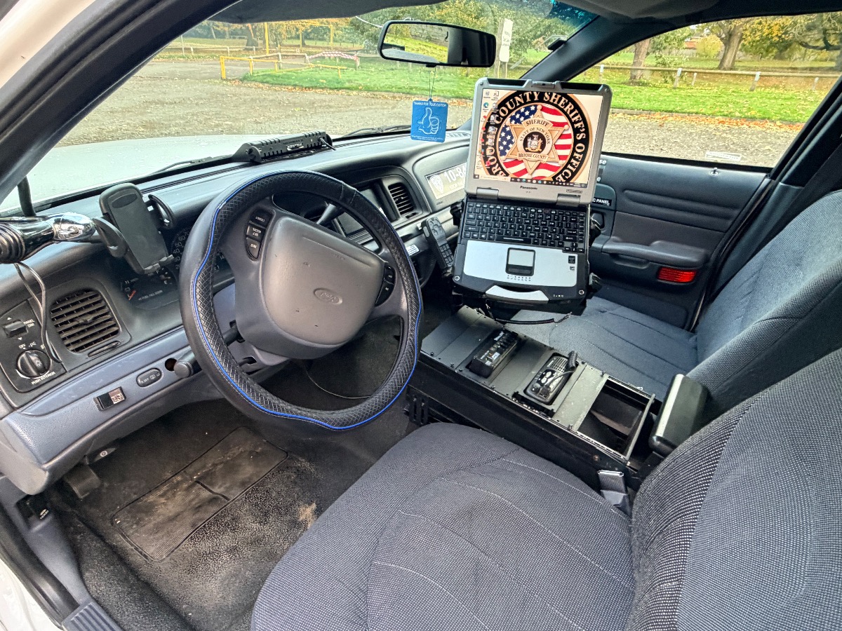 1999 Ford Crown Victoria Image 7