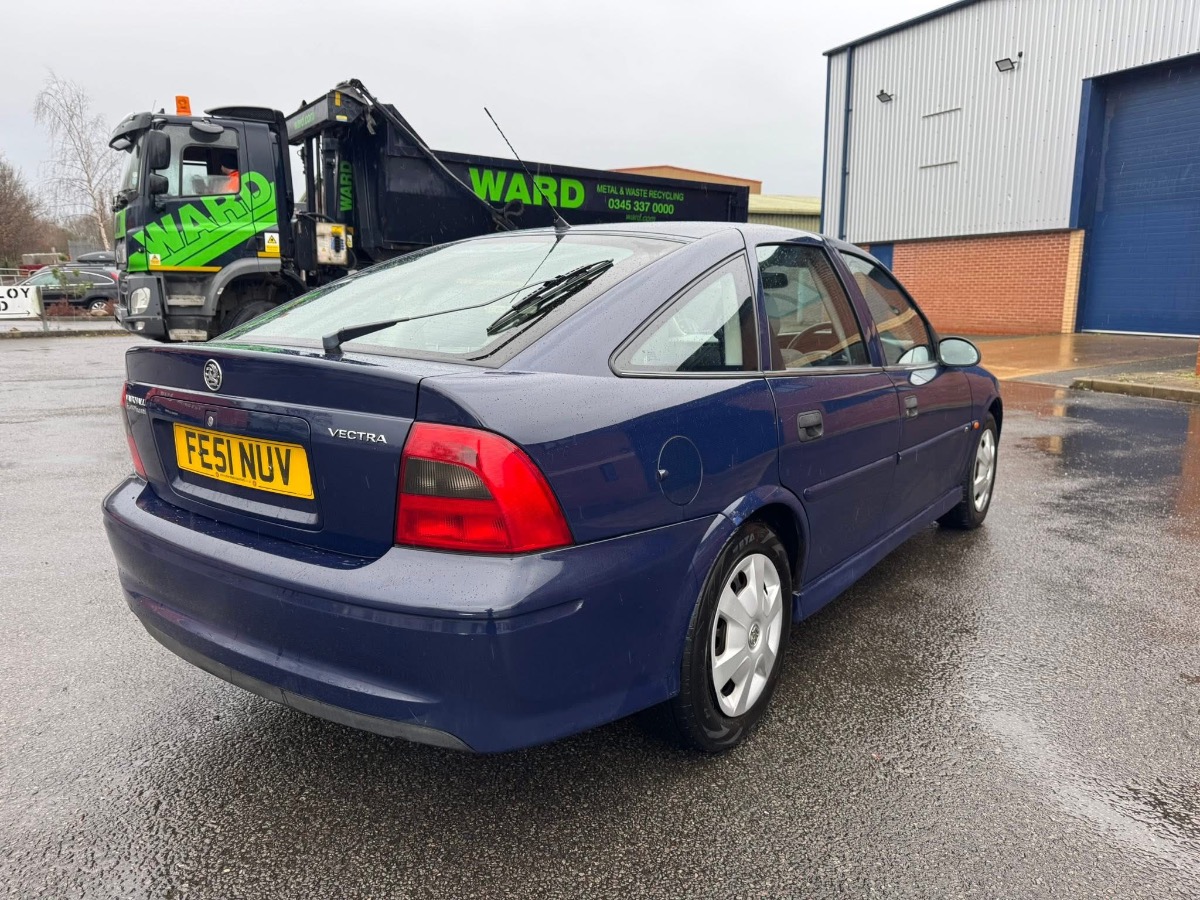 2001 Vauxhall Vectra Image 4