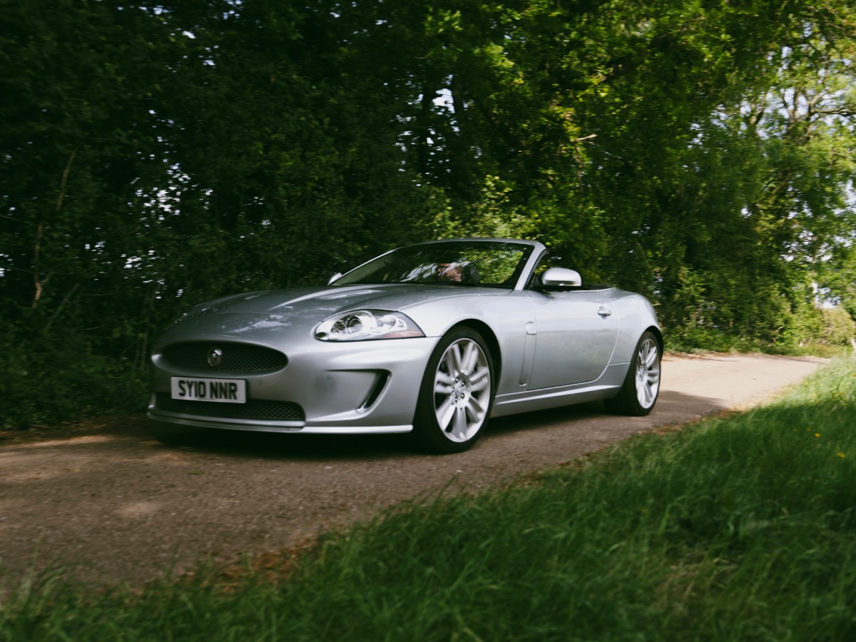 2010 Jaguar XKR Image 2