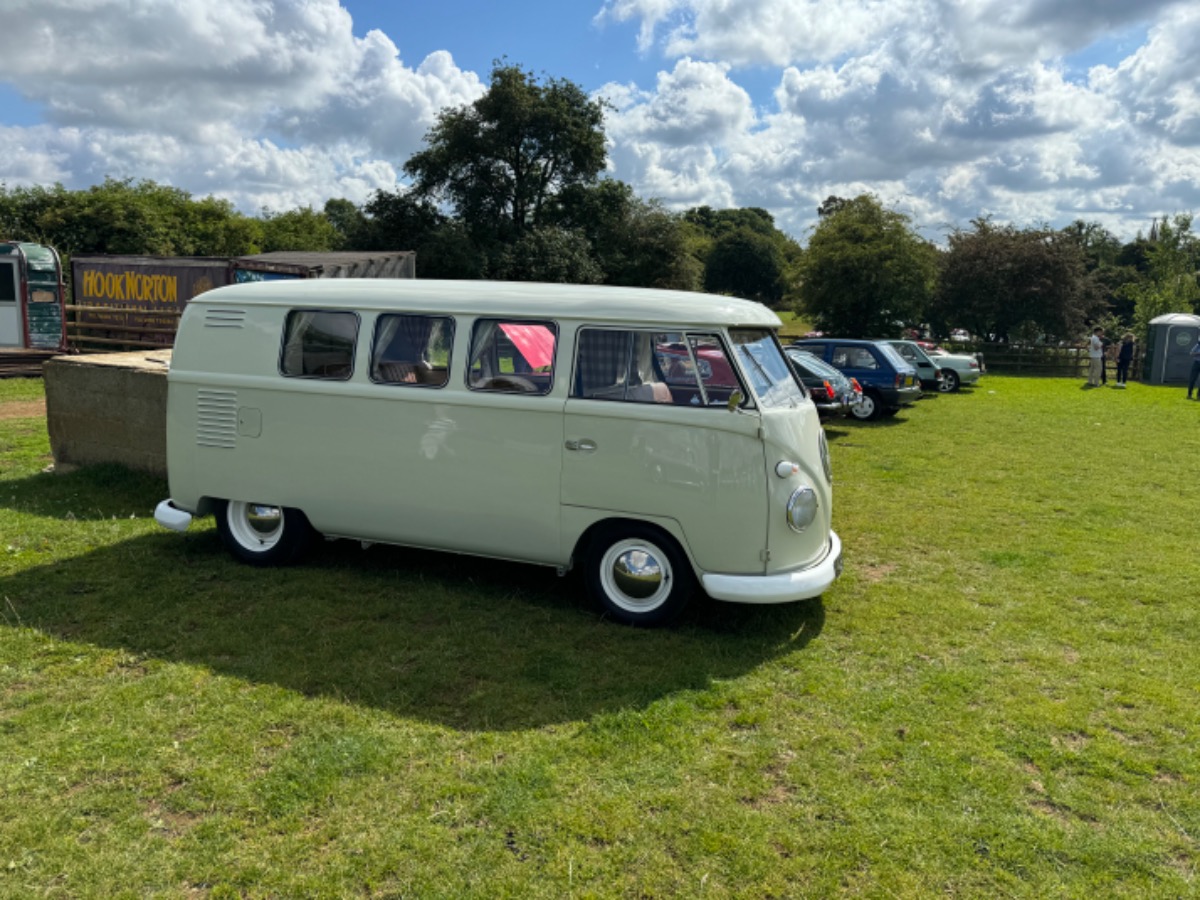 1961 Volkswagen T2 Camper Van / Bus Image 3