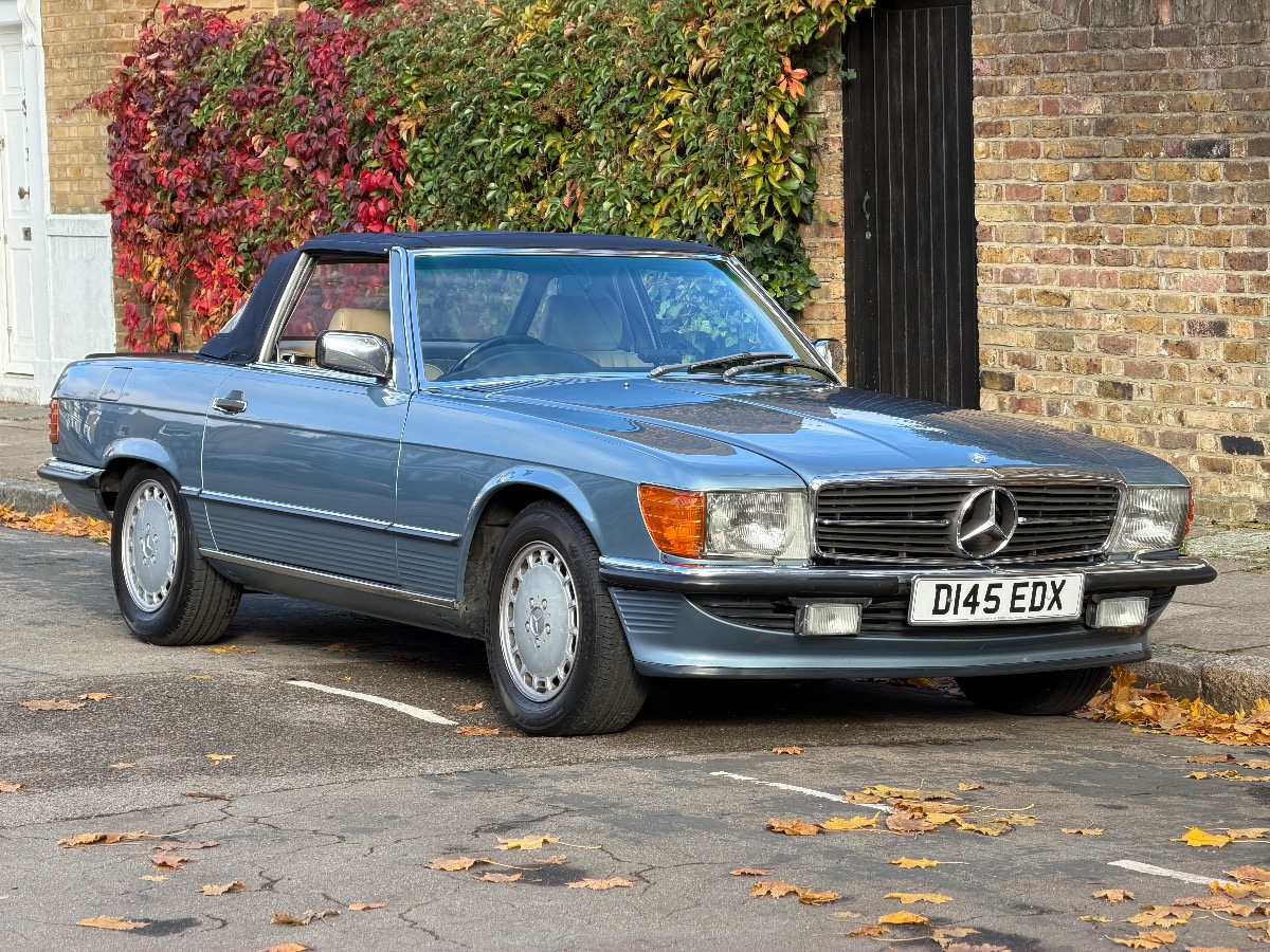 1987 Mercedes-Benz 500SL Image 2