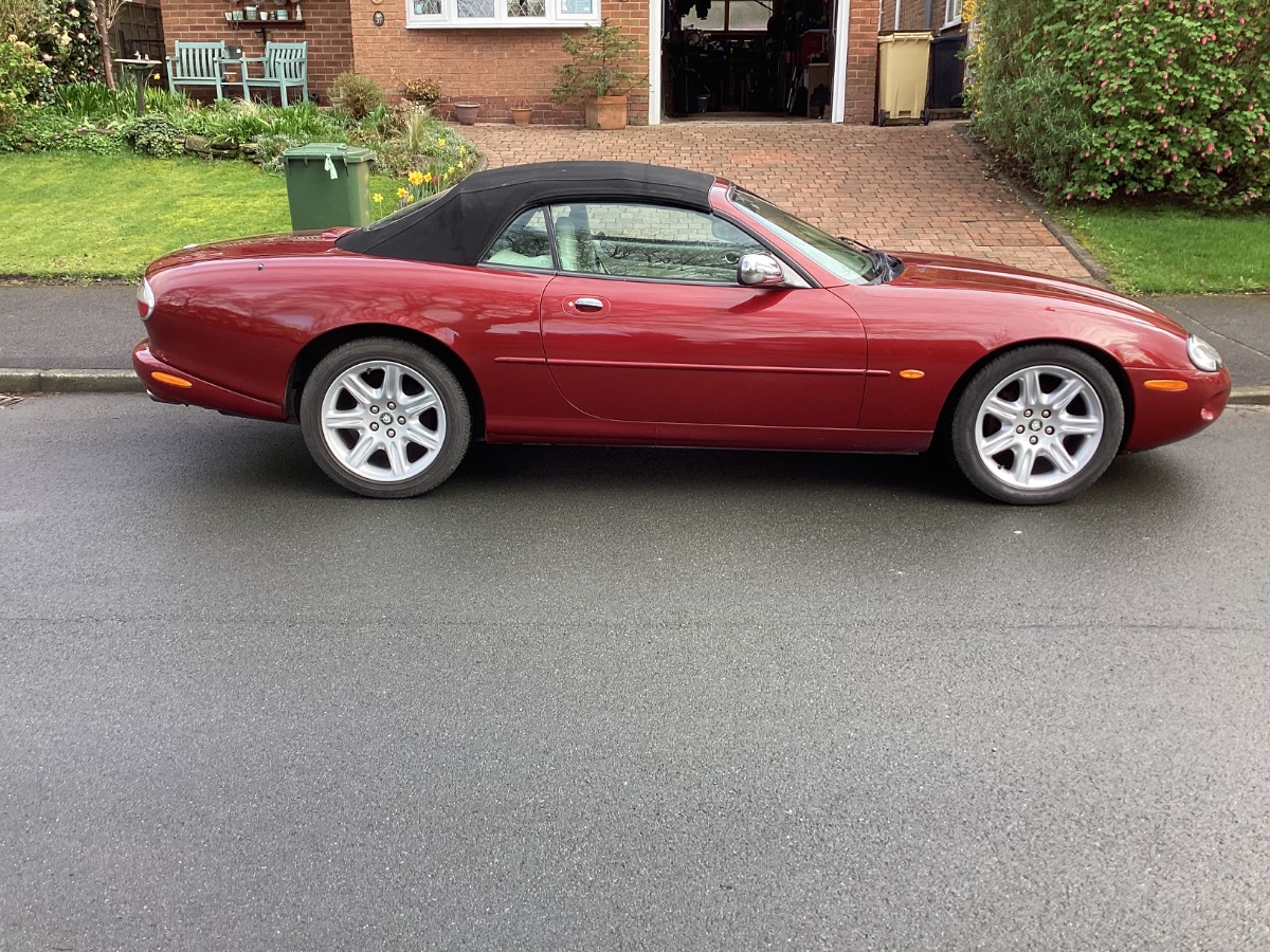 1999 Jaguar XK8 Image 1