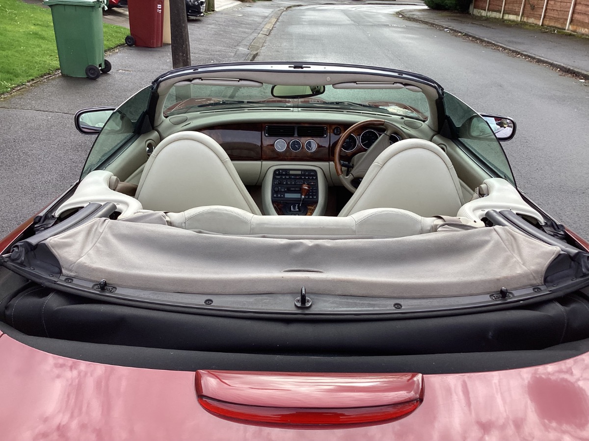 1999 Jaguar XK8 Image 7