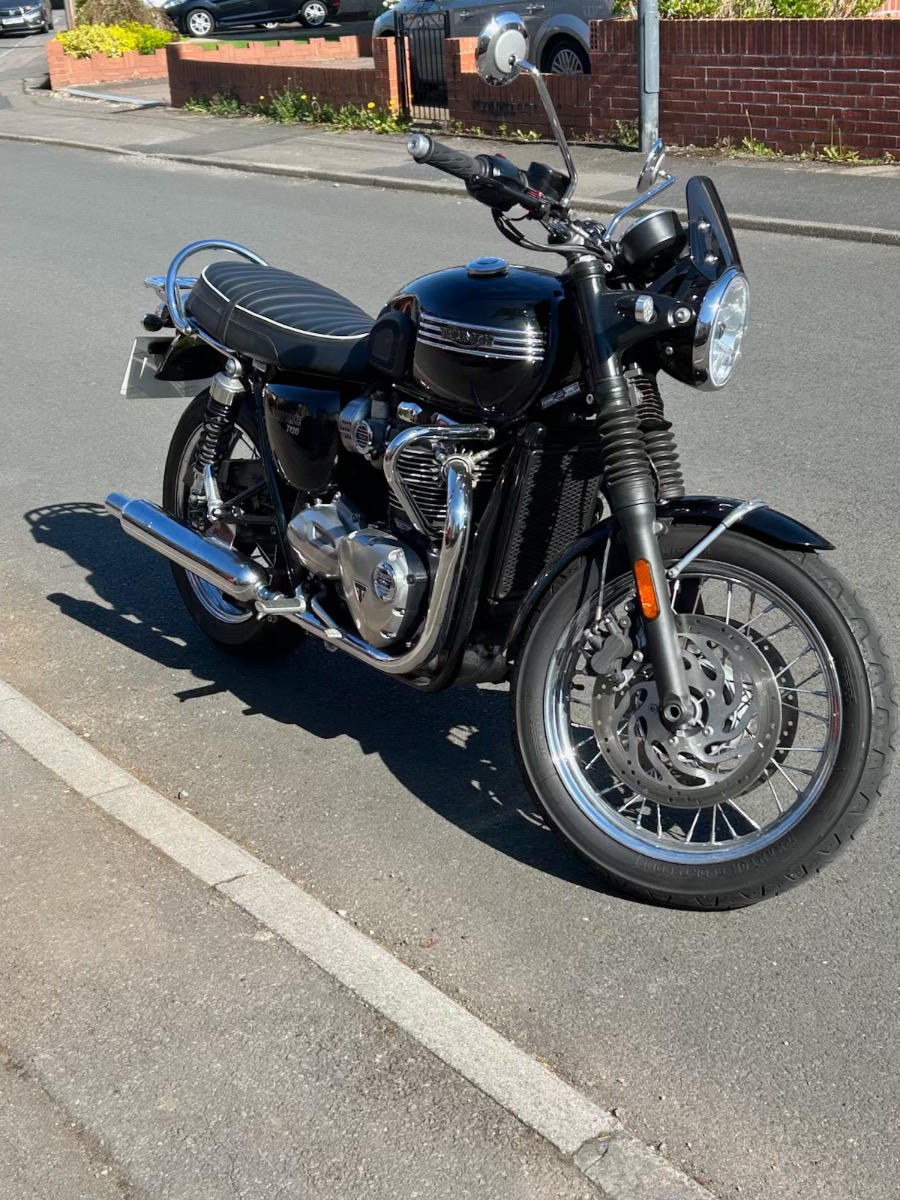 2016 Triumph Bonneville Image 3