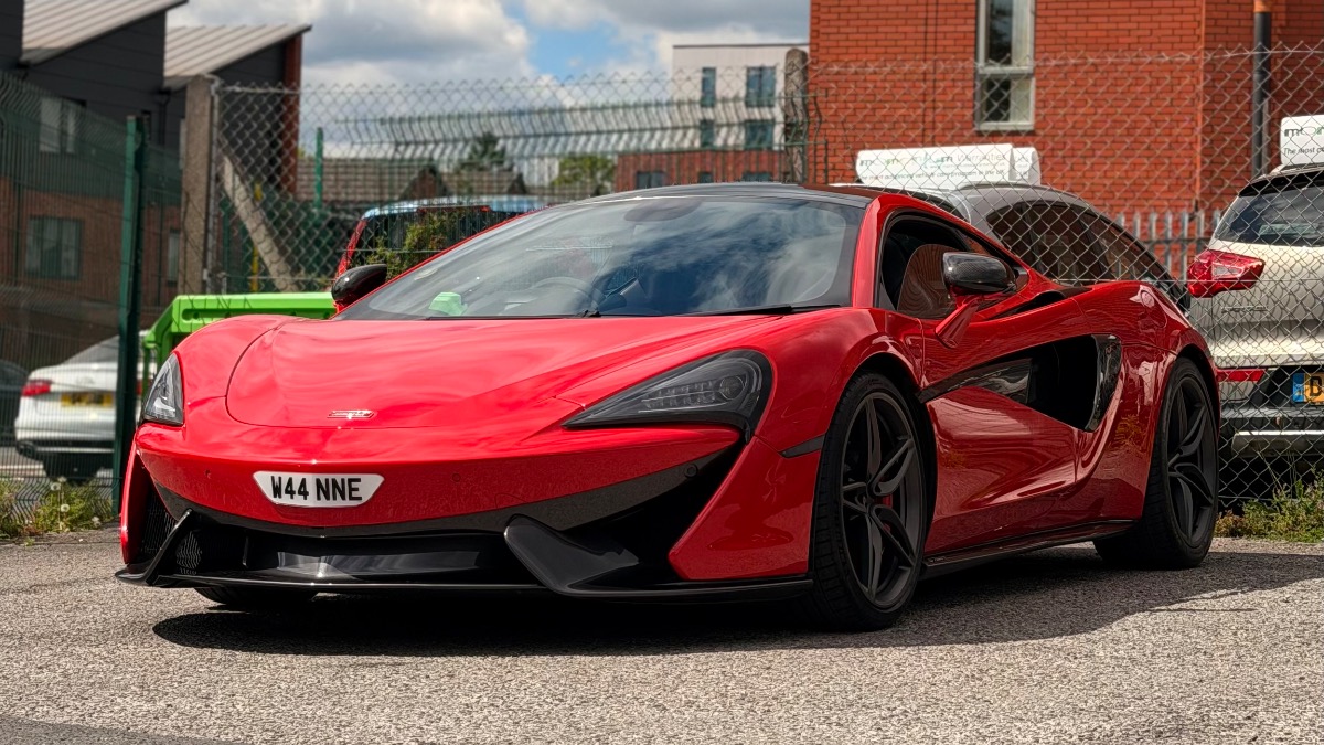 2017 McLaren 570GT Image 8
