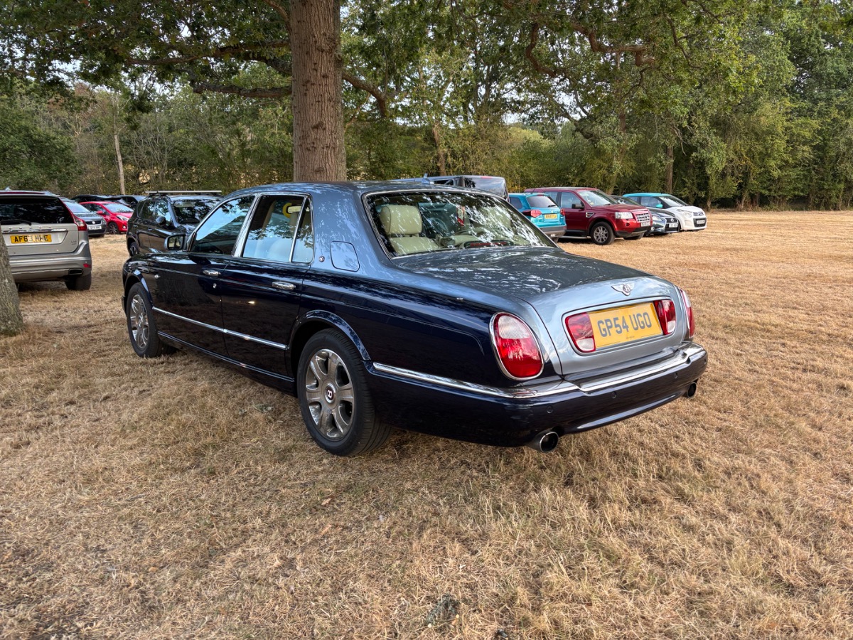 2005 Bentley Arnage Image 10