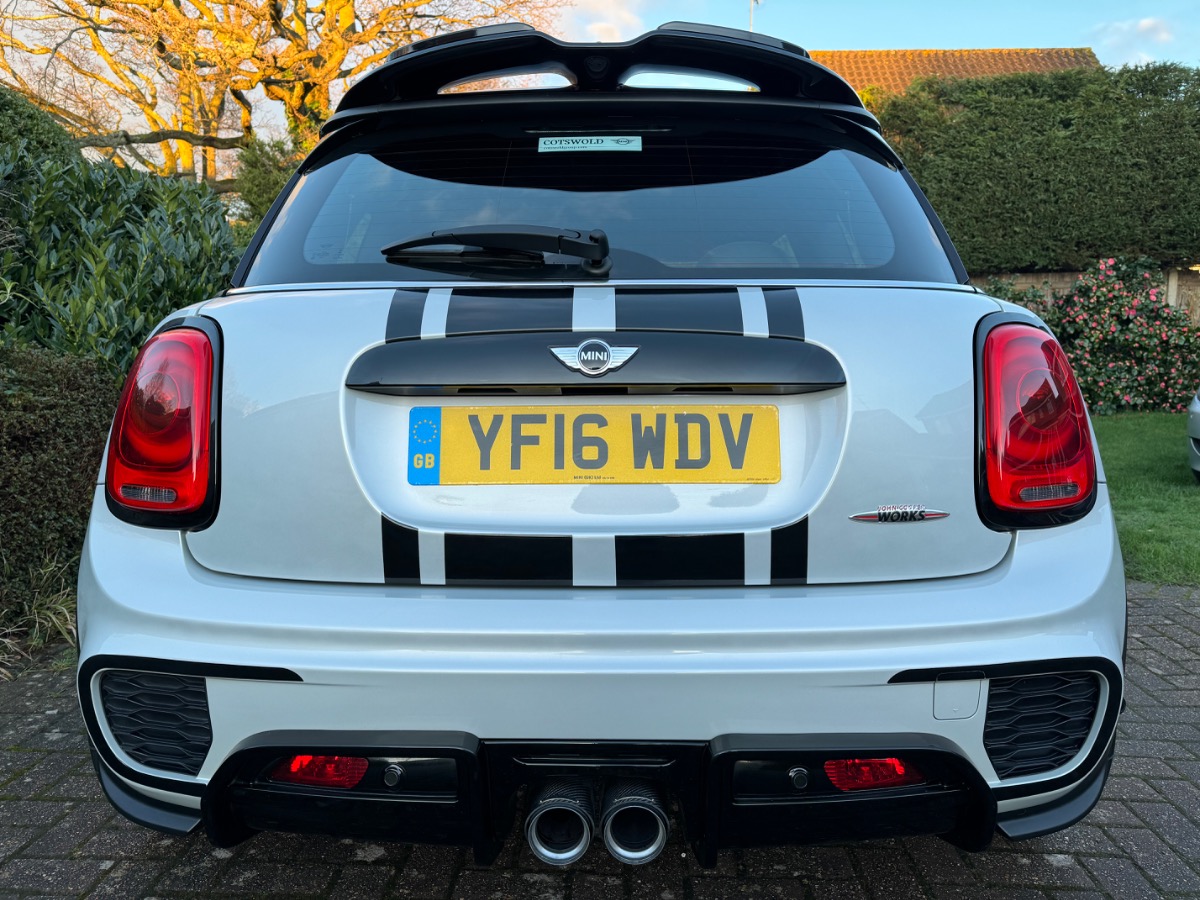 2016 Mini John Cooper Works Image 4