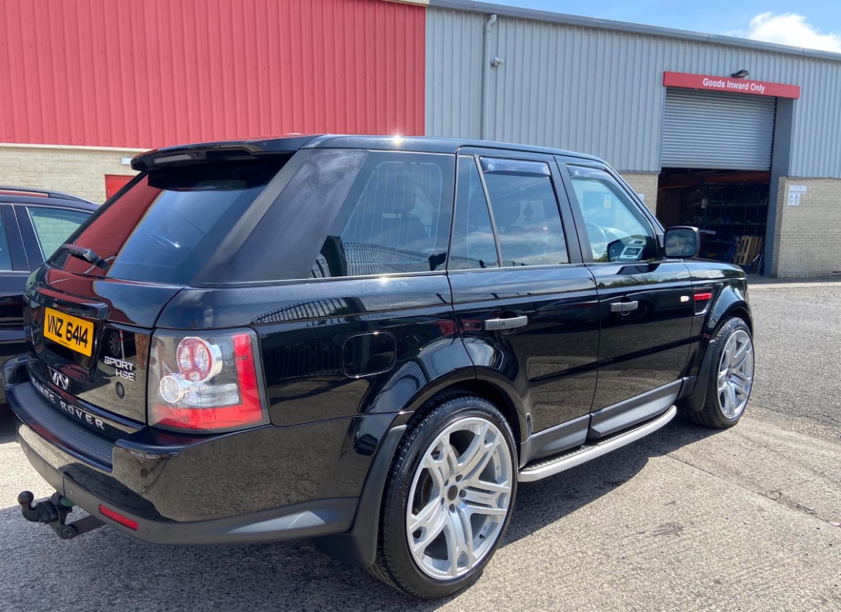 2010 Land Rover Range Rover Sport Image 4