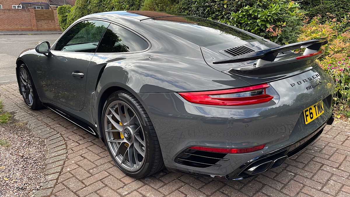 2017 Porsche 911 Image 2