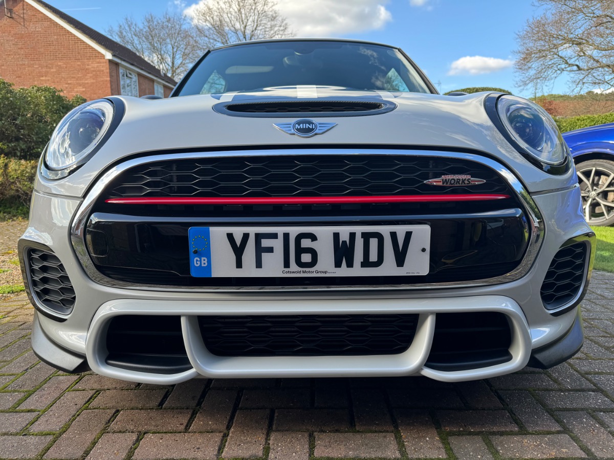 2016 Mini John Cooper Works Image 3