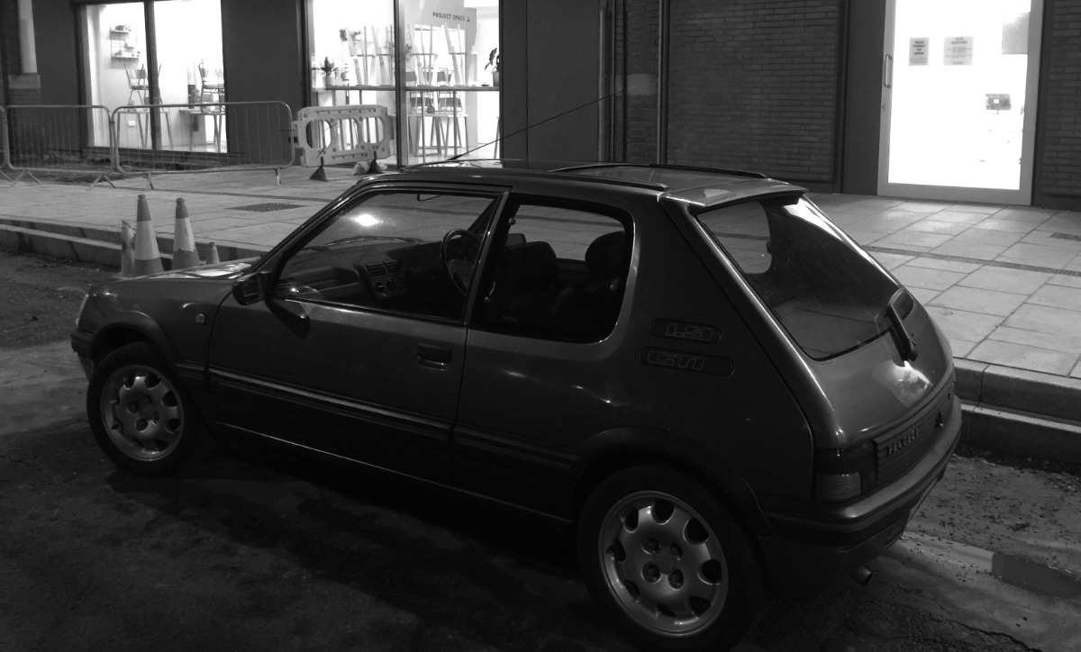 1991 Peugeot 205 Image 3