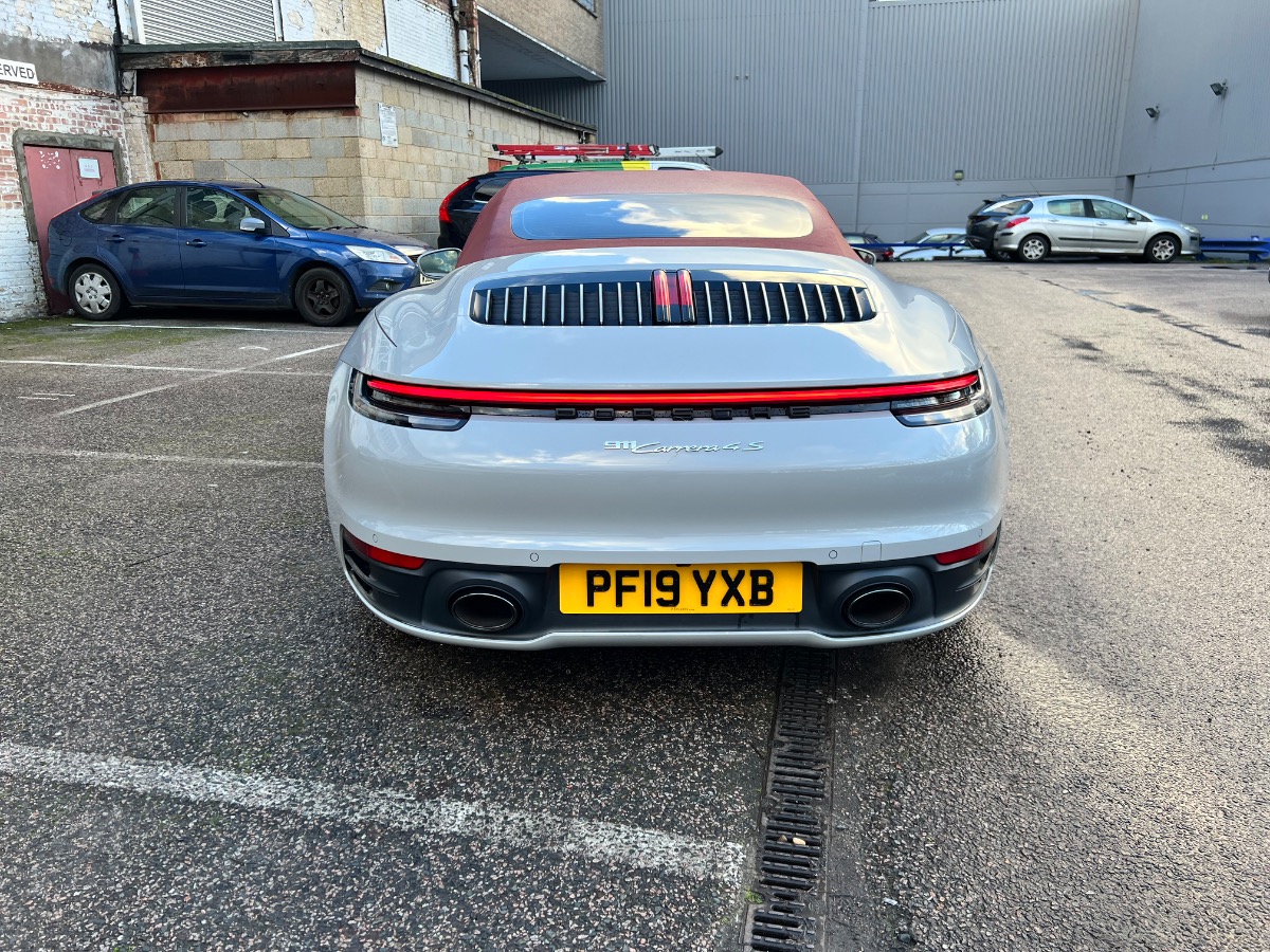 2019 Porsche 911 Image 9