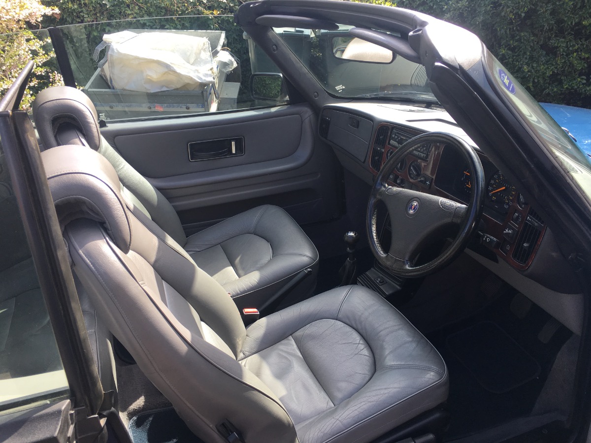 1992 Saab 900 Image 5