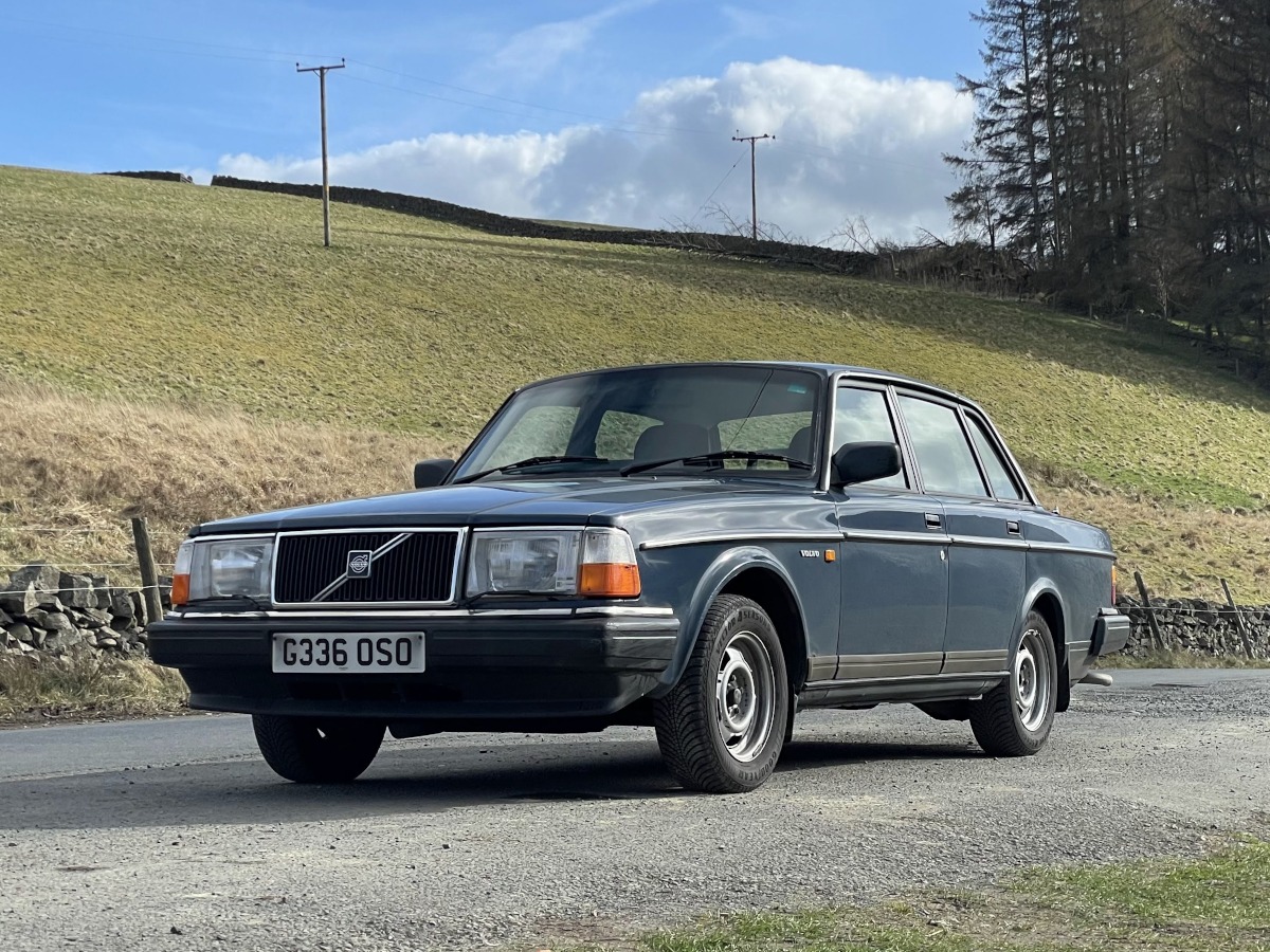 1989 Volvo 240 Image 1