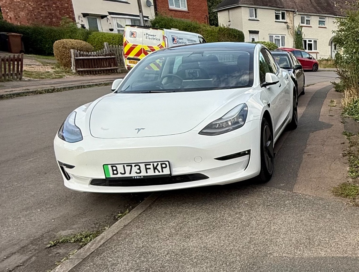 2023 Tesla Model 3 Image 1