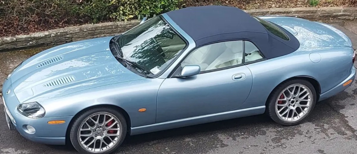 2005 Jaguar XKR Image 7