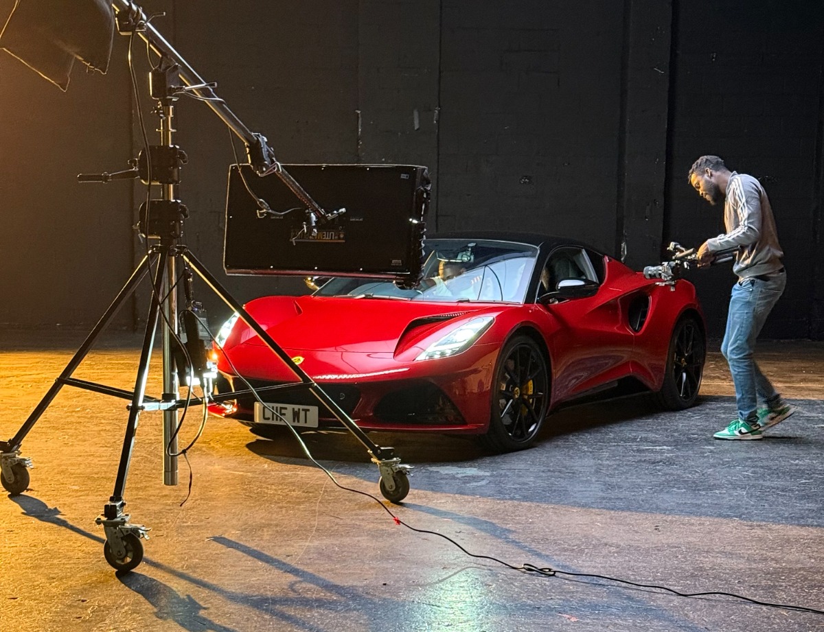 2024 Lotus Emira Image 4