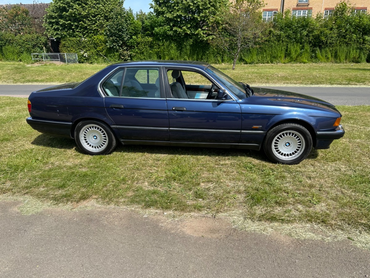 1992 BMW 7 Series Image 3
