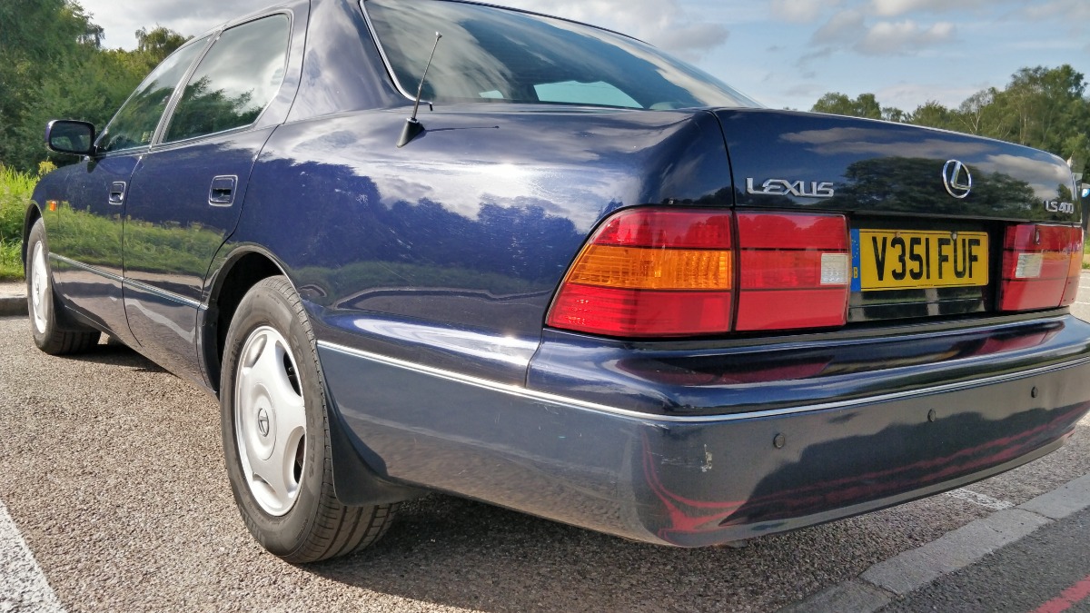 1999 Lexus LS400 Image 4