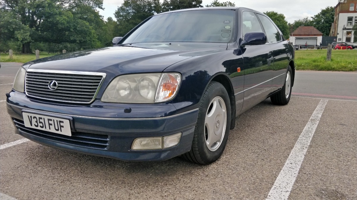 1999 Lexus LS400 Image 1