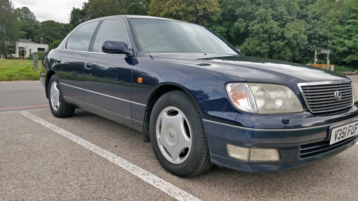 1999 Lexus LS400 Image 3